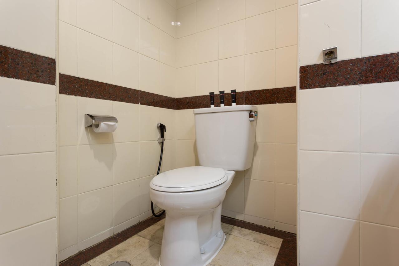 Hotel Reddoorz @ S Parman 3*